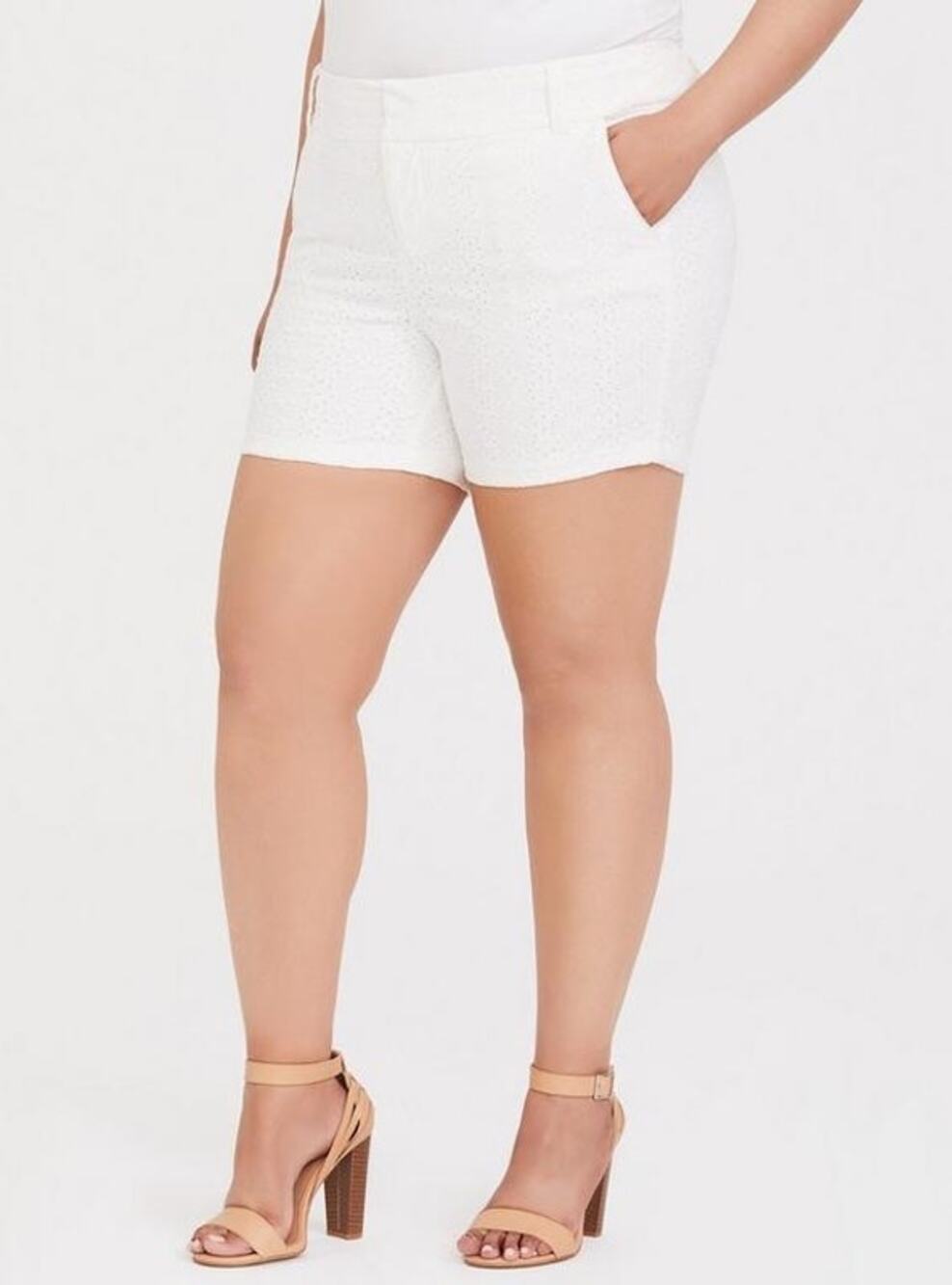 Torrid White Eyelet Plus Size Shorts 26 Crochet Lace Embroidered